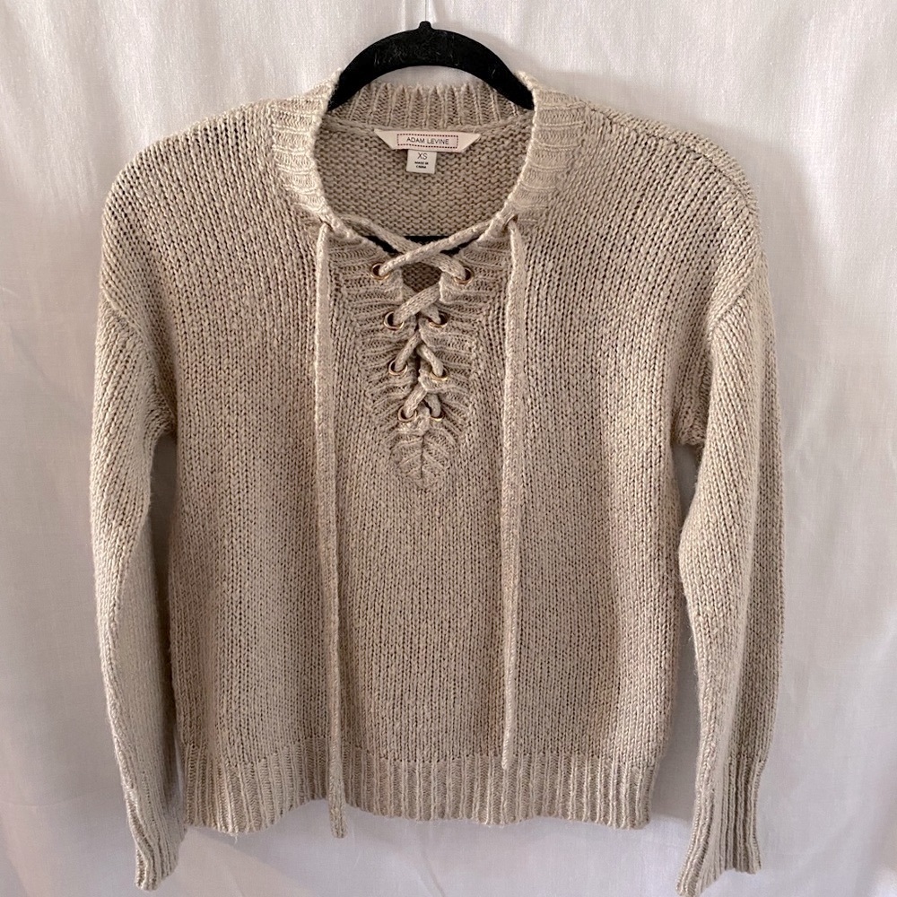 Adam Levine XS, Juniors Loose fitting Sweater V-Neck w/adjustable tie front EUC